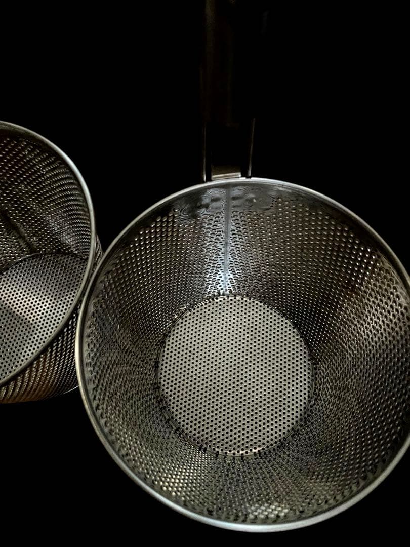 ⭐️2個⭐️UK 18-8 パンチング⭐️パイプ柄平底うどんてぼ⭐️テボ湯切り⭐️格安