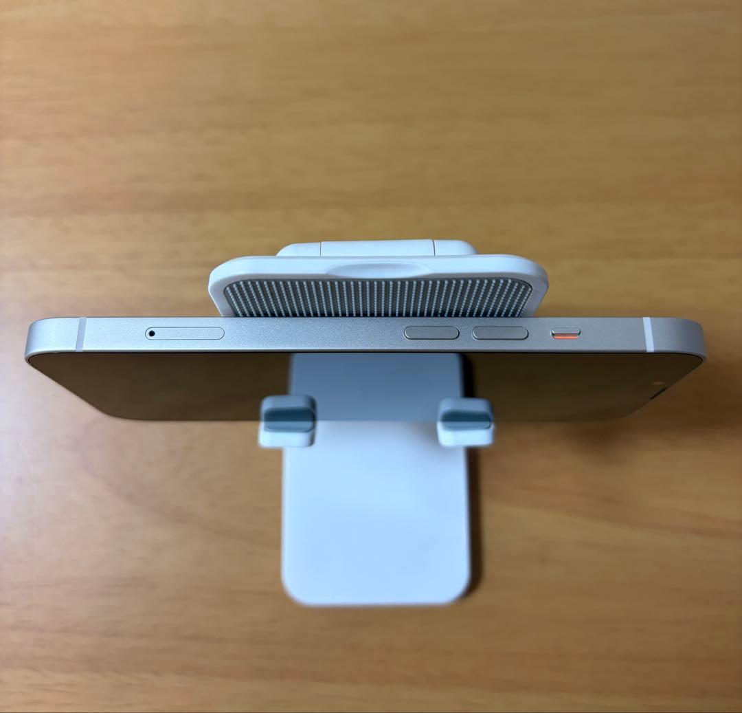 iPhone13 スターライト128GB docomo版 SIMロック解除