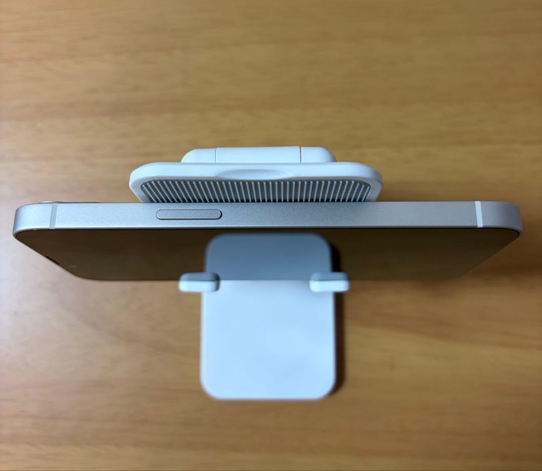 iPhone13 スターライト128GB docomo版 SIMロック解除