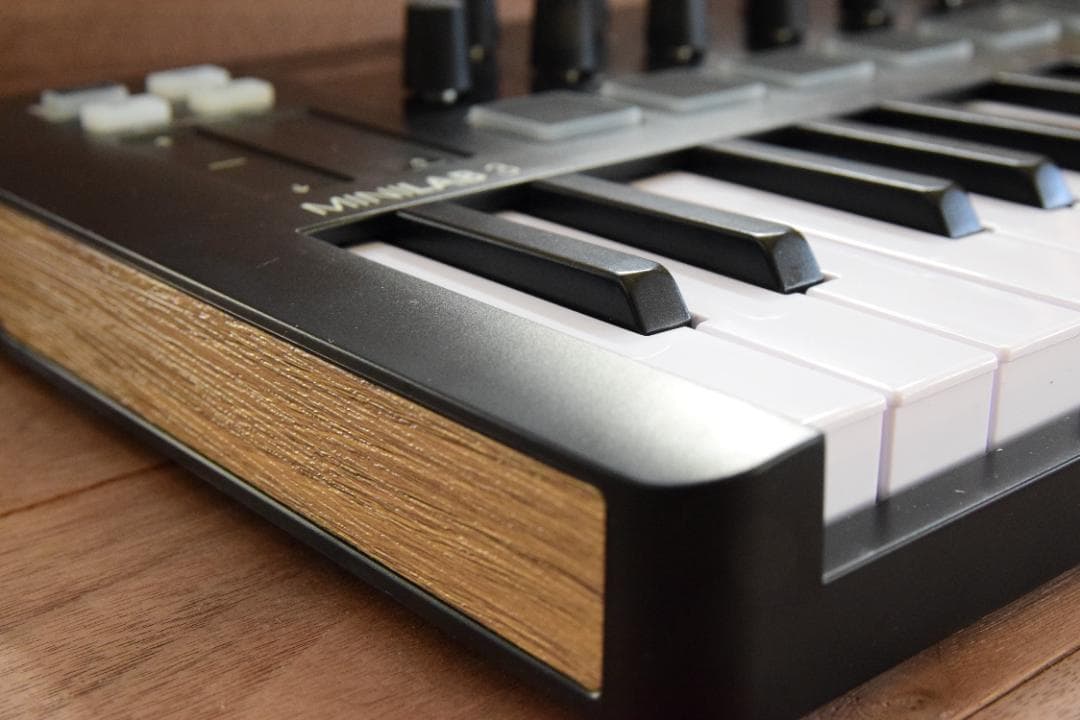 【極美品】ARTURIA MINILAB 3 MIDIキーボード（Black）