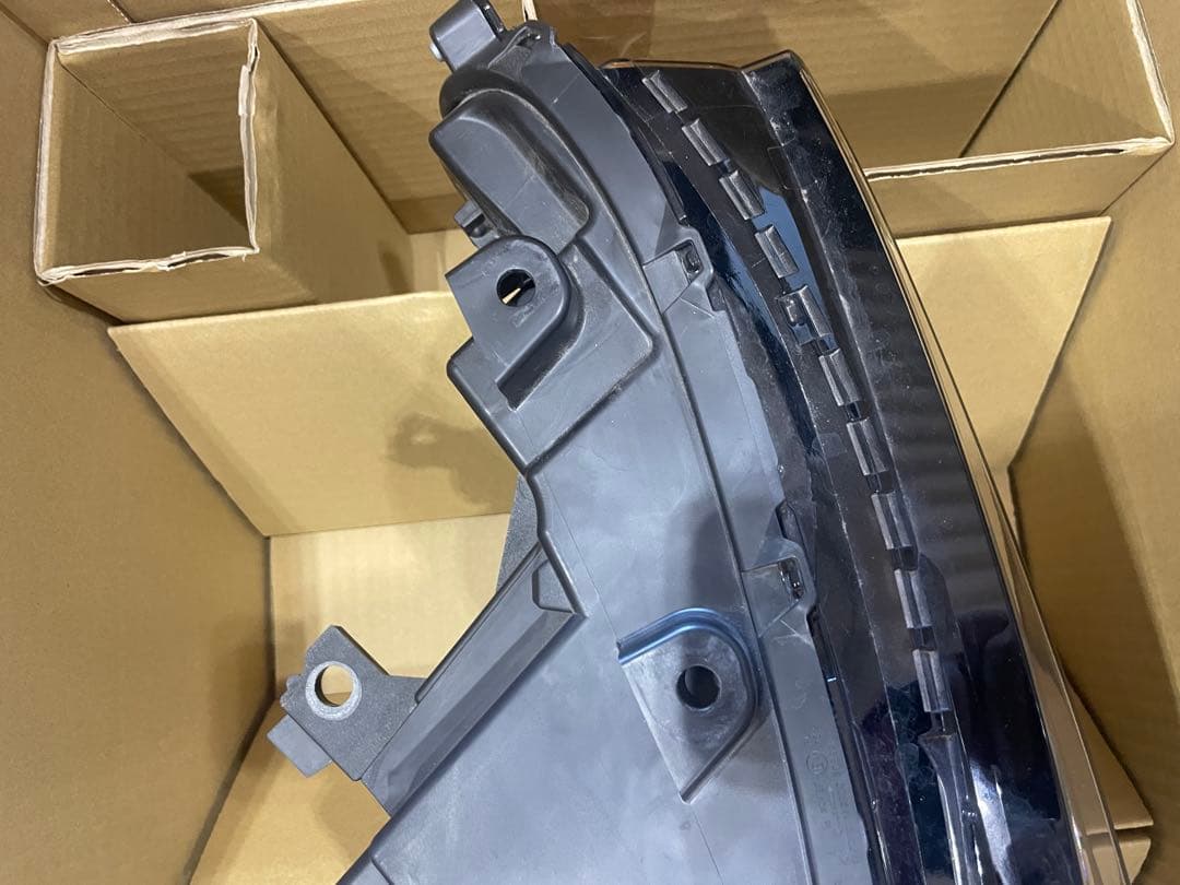 ヴェゼル　右ヘッドライト