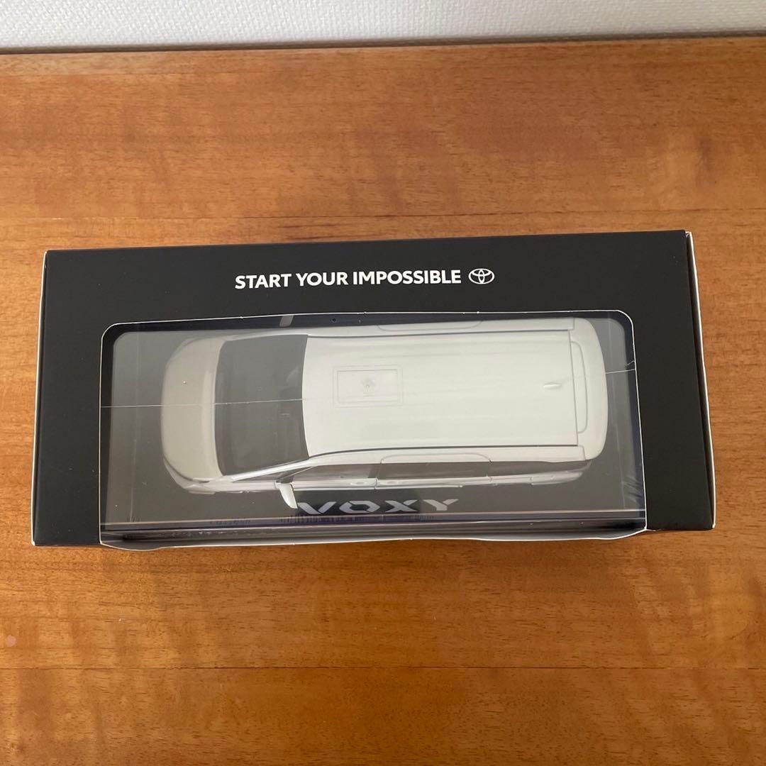 【新品未開封】TOYOTA トヨタ　VOXY ヴォクシー　90系　ミニカー