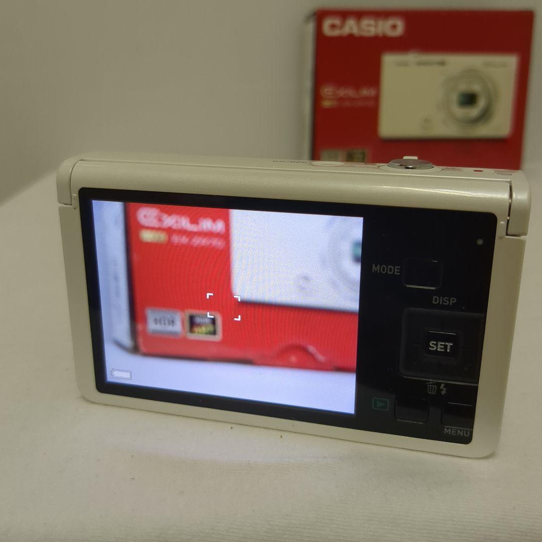 CASIO カシオ　EXILIM EX-ZR70 ホワイト　自撮り