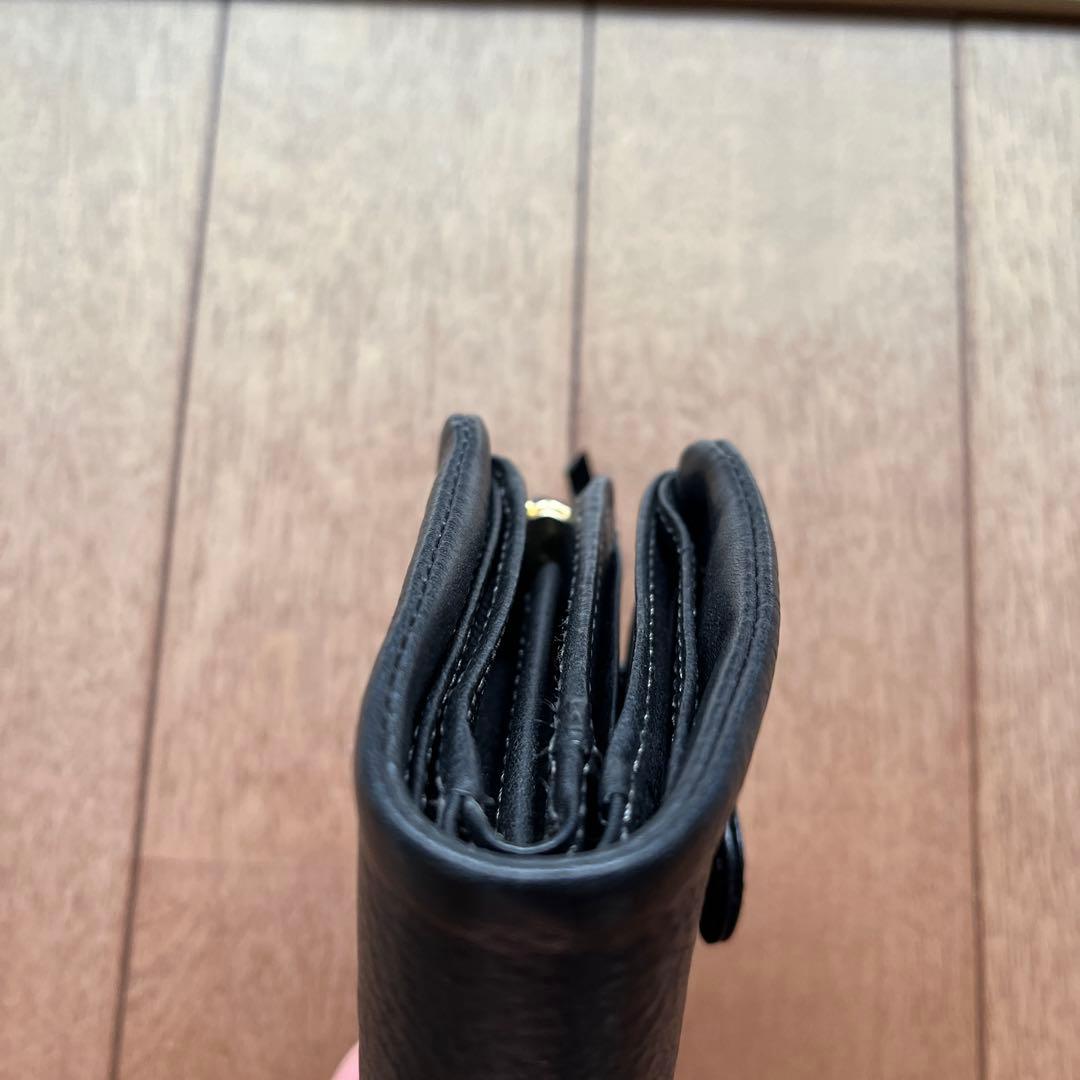 サンク　レザー製黒二つ折り財布