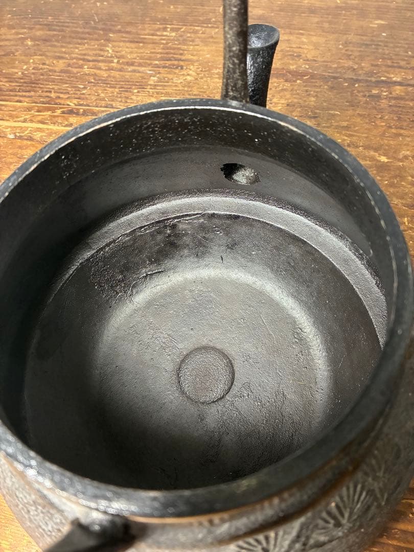 長文堂　伝統工芸品　山形鋳物　鉄瓶　松の木