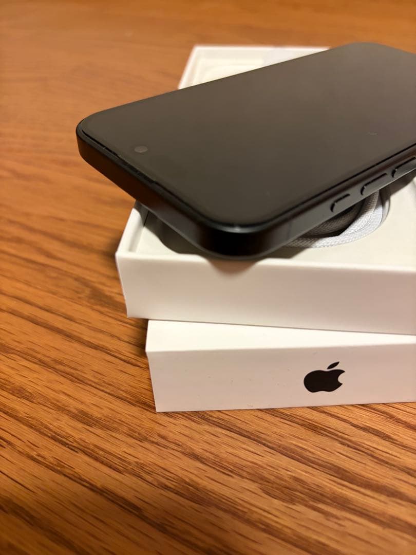 (美品) iPhone 16 128GB ブラック