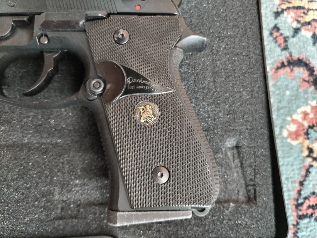 東京マルイ M9A1 ガスブローバック　ライト、パックマイヤー製グリップ