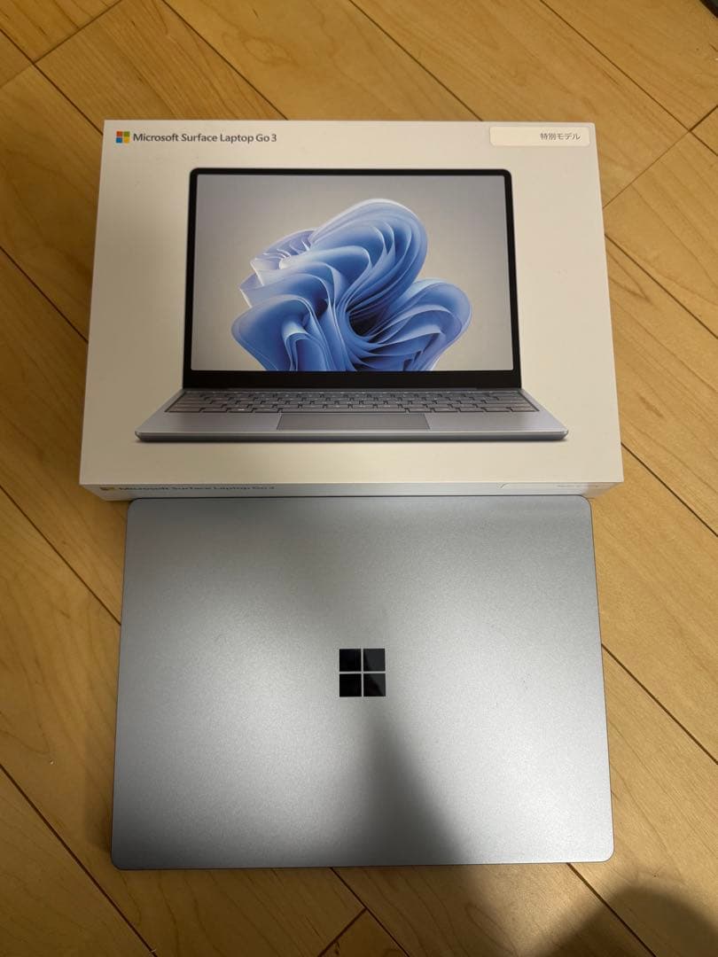 美品 Surface Laptop Go3 i5/16GB/512GB