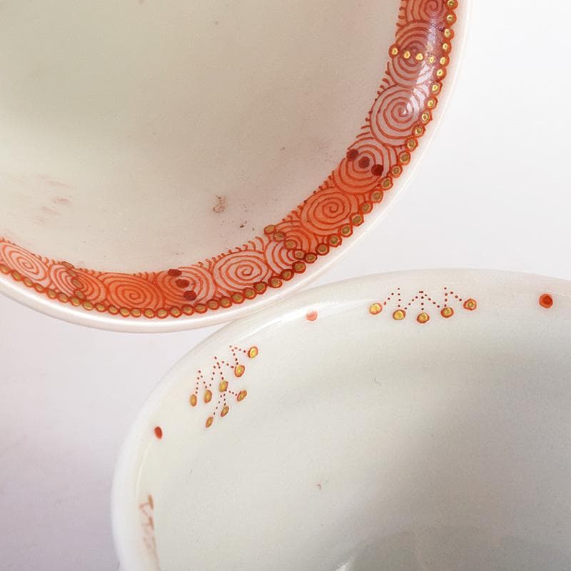 九谷焼　織田恵美作　赤絵細描　酒盃　酒杯　共布共箱　2点まとめて　D　R8072