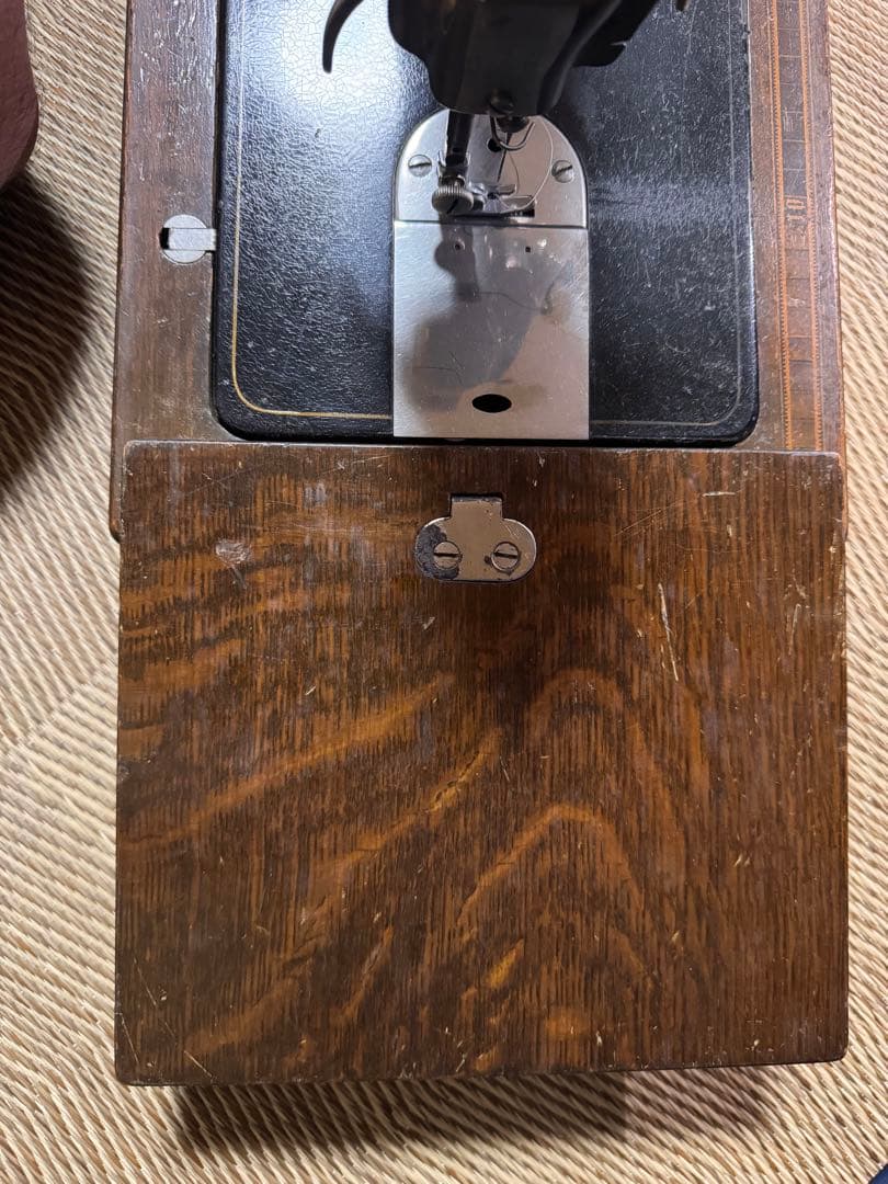 値下げ　アンティークミシン　Husqvarna スウェーデン製　ハスクバーナ