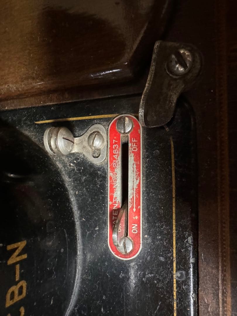 値下げ　アンティークミシン　Husqvarna スウェーデン製　ハスクバーナ