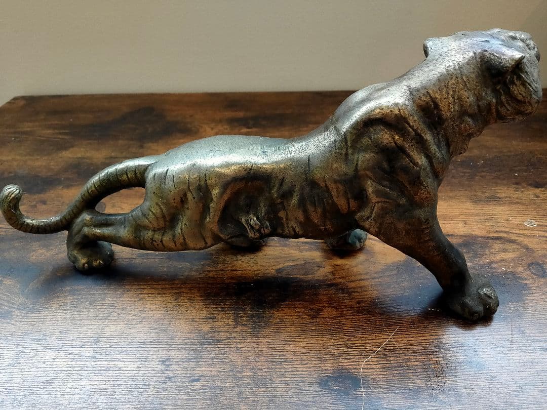 虎　置物　金属製　鉄　ヴィンテージ
