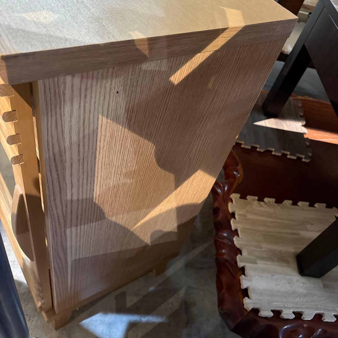 木製スリットデザインキャビネット