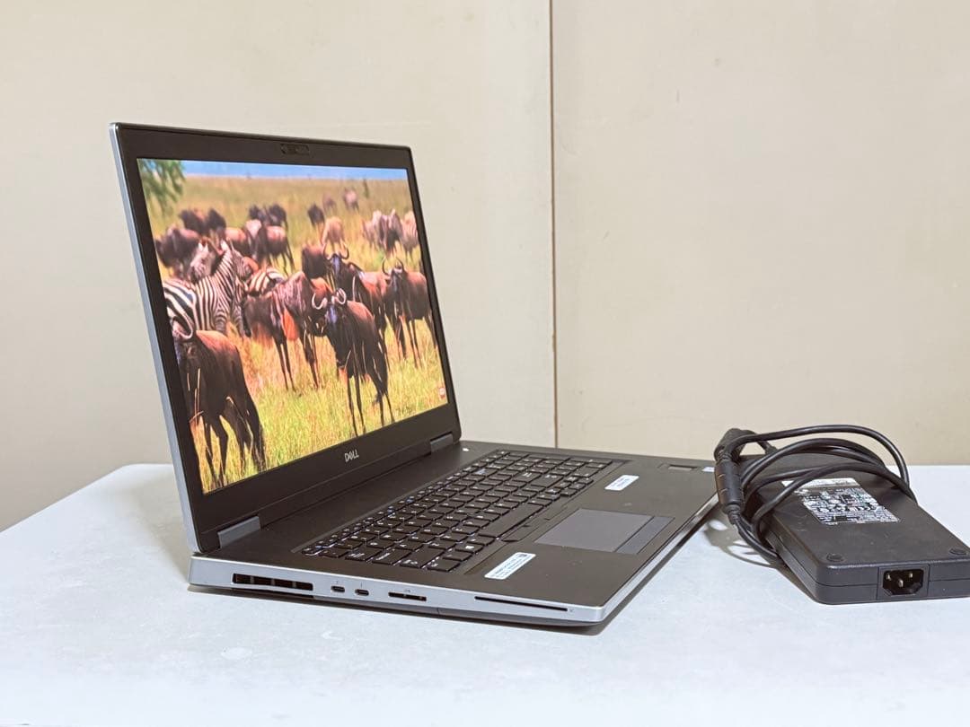 t*a様 dell precision 7740 Xeon E-2286M RT