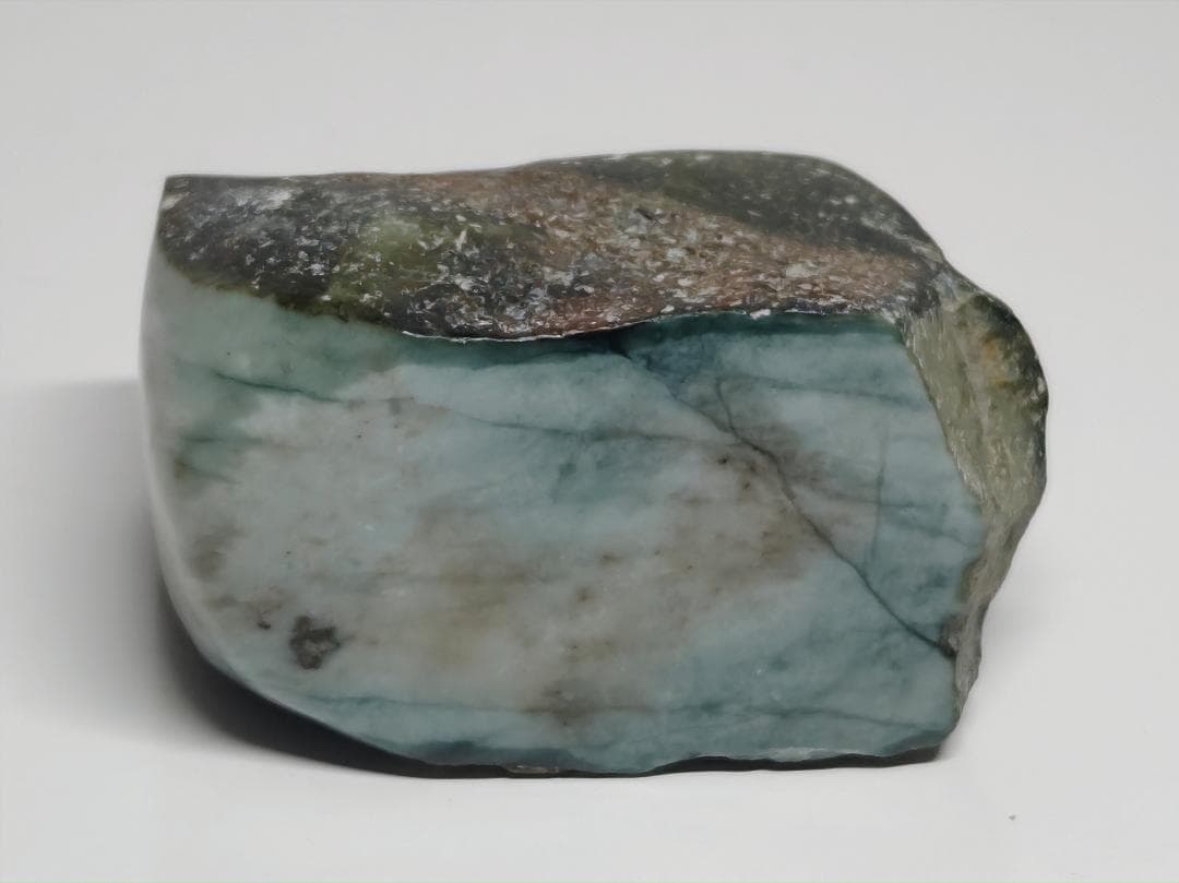 薄青緑 479g 翡翠 ヒスイ 原石 鑑賞石 自然石 誕生石 鉱物 水石 鉱石