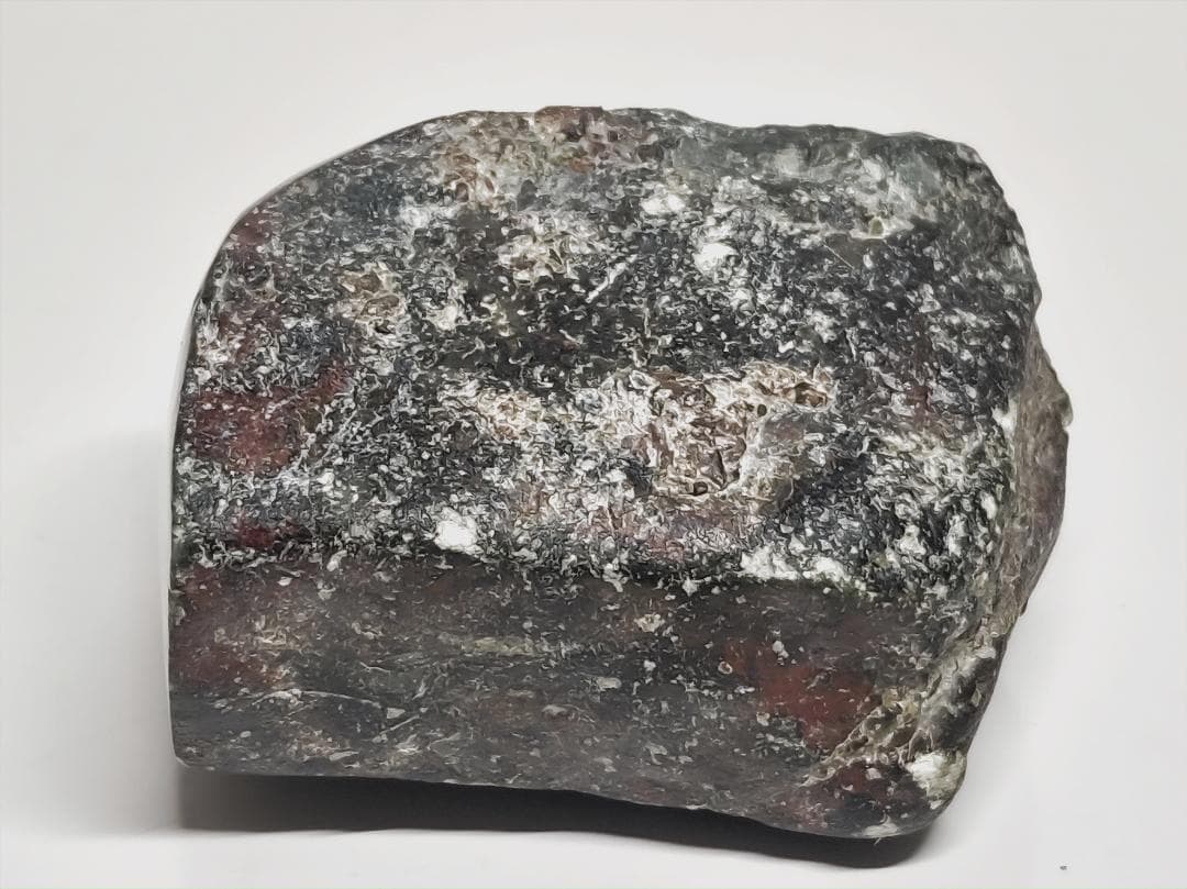 薄青緑 479g 翡翠 ヒスイ 原石 鑑賞石 自然石 誕生石 鉱物 水石 鉱石