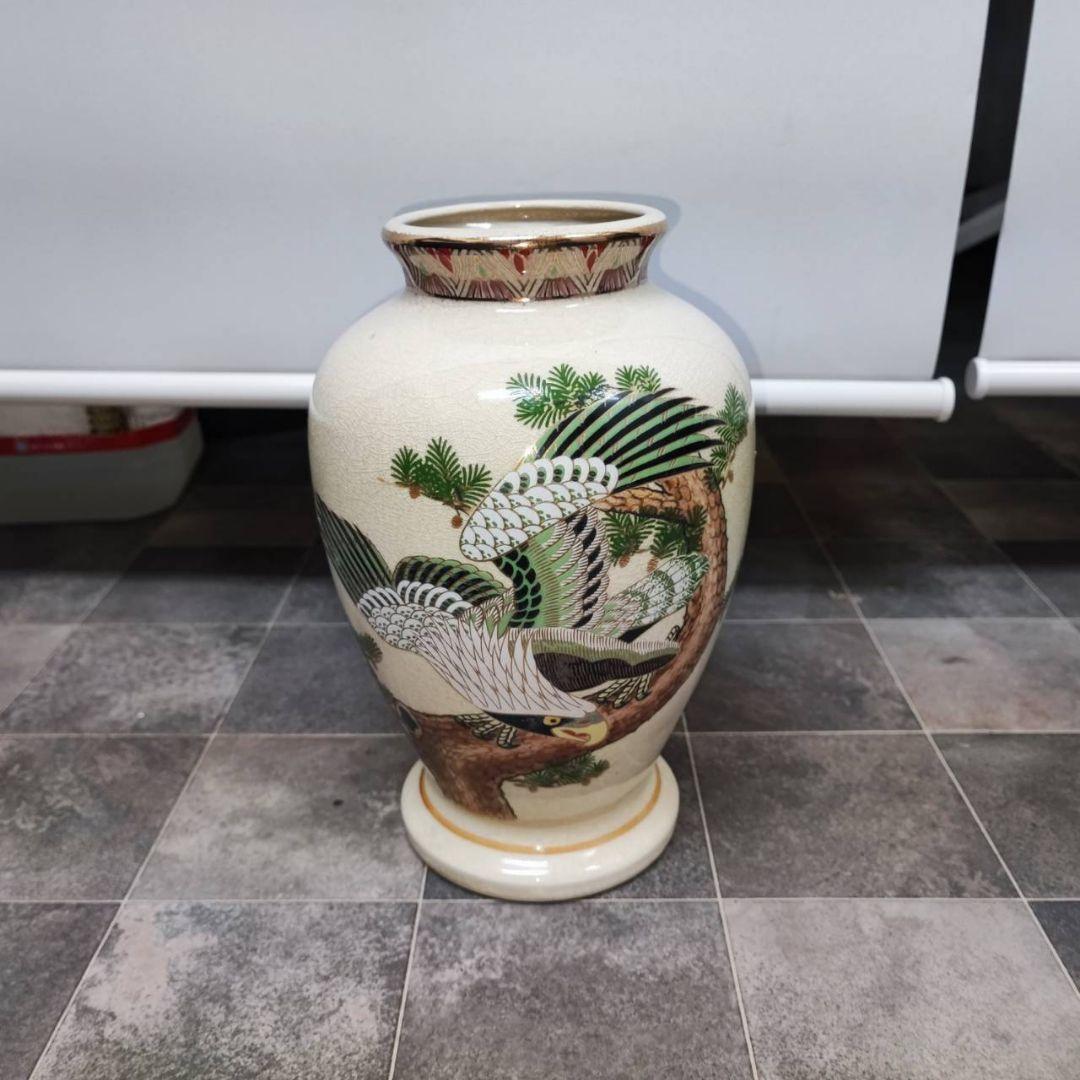薩摩焼き　白薩摩　陶器　細絵　金彩　鷹に松紋　花瓶