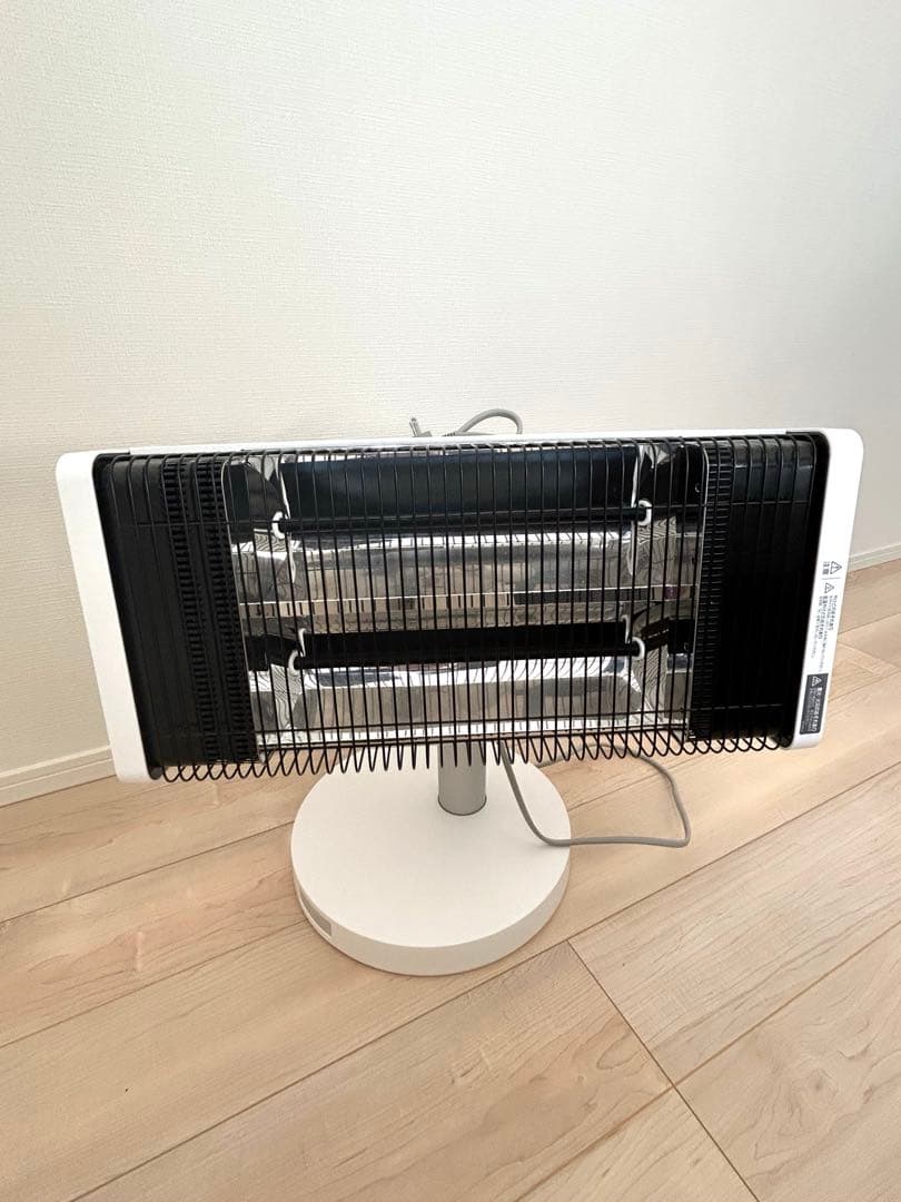 【極美品】ダイキン 遠赤外線暖房機 セラムヒート 説明書付き