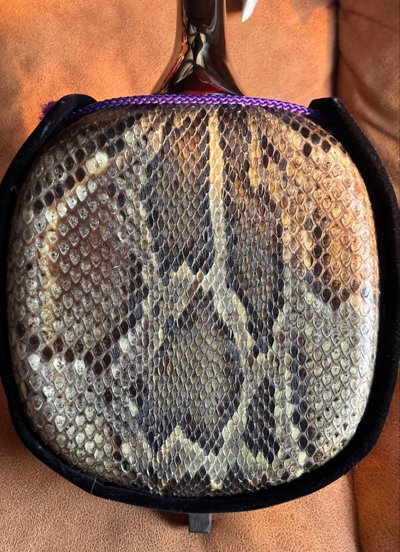 三線名工平良昌則作ヴィンテージ縞黒檀真壁型　当時のウルミ塗状態良し！本皮張！！