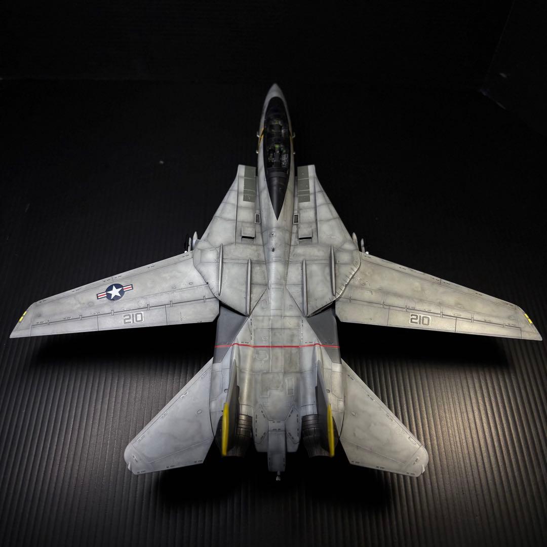 F-14A トムキャット ハイビジ 1/72プラモデル 完成品