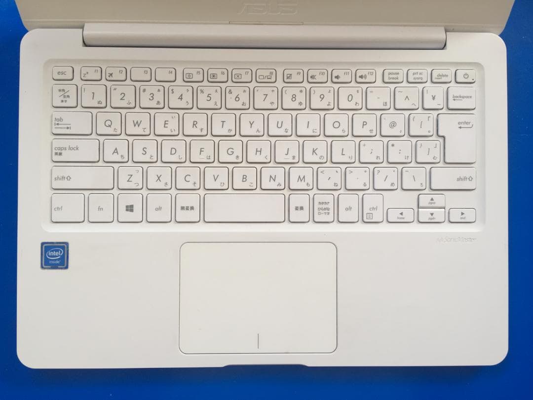 ASUS E406S 14型TFT液晶　薄型・コンパクト ノートパソコン