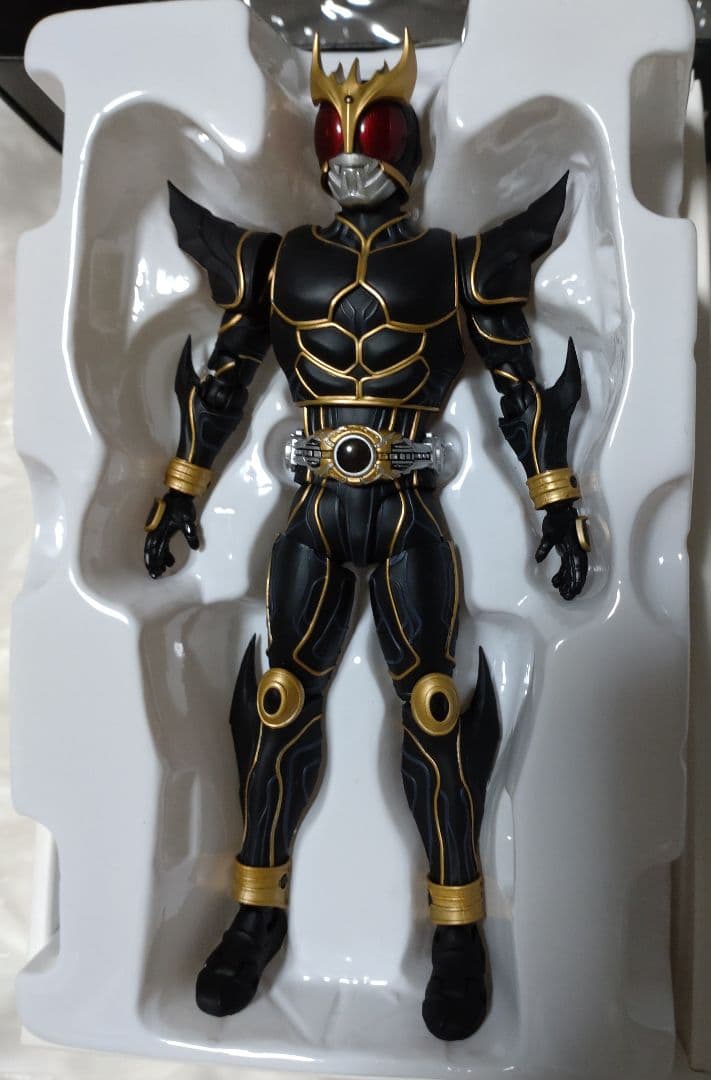 S.H.Figuarts（真骨彫製法）仮面ライダークウガ アルティメットフォーム