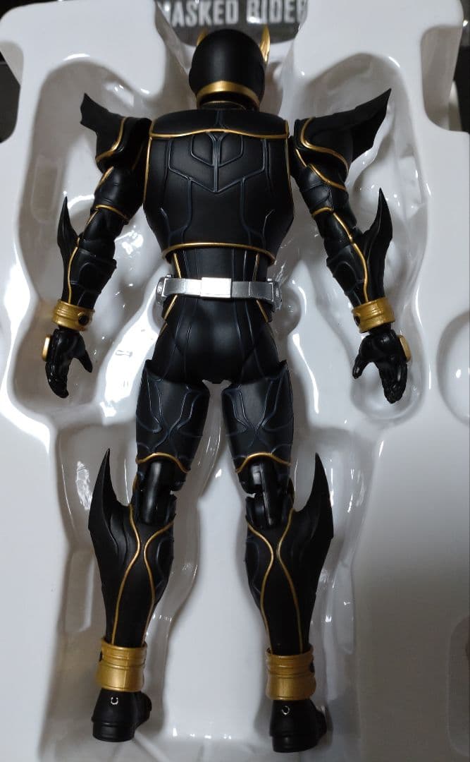 S.H.Figuarts（真骨彫製法）仮面ライダークウガ アルティメットフォーム