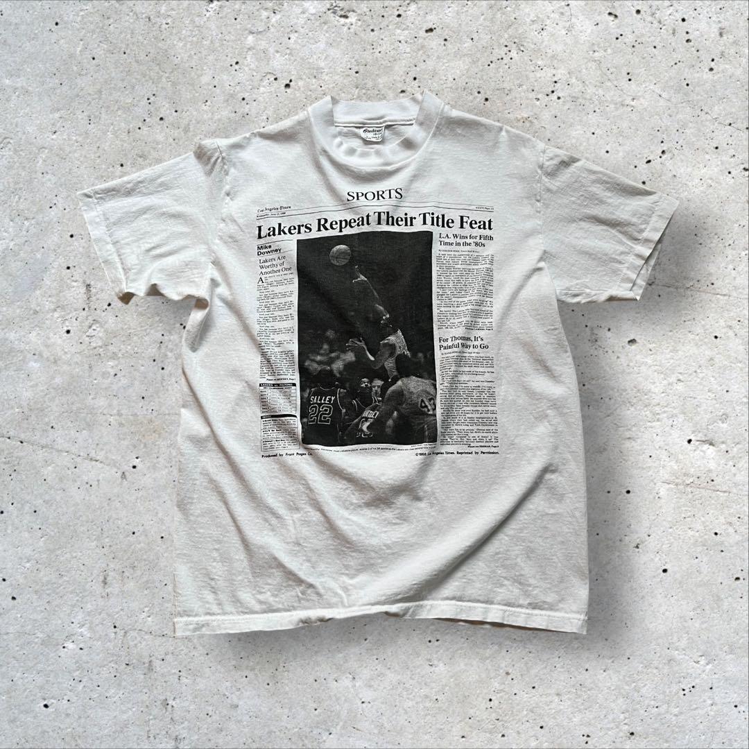【80s】USA製NBAレイカーズ ニュースペーパーTシャツ　シングルステッチ