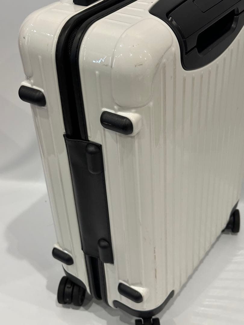 中古品RIMOWAリモワ×PORSCHEポルシェホワイト キャリーケース32L