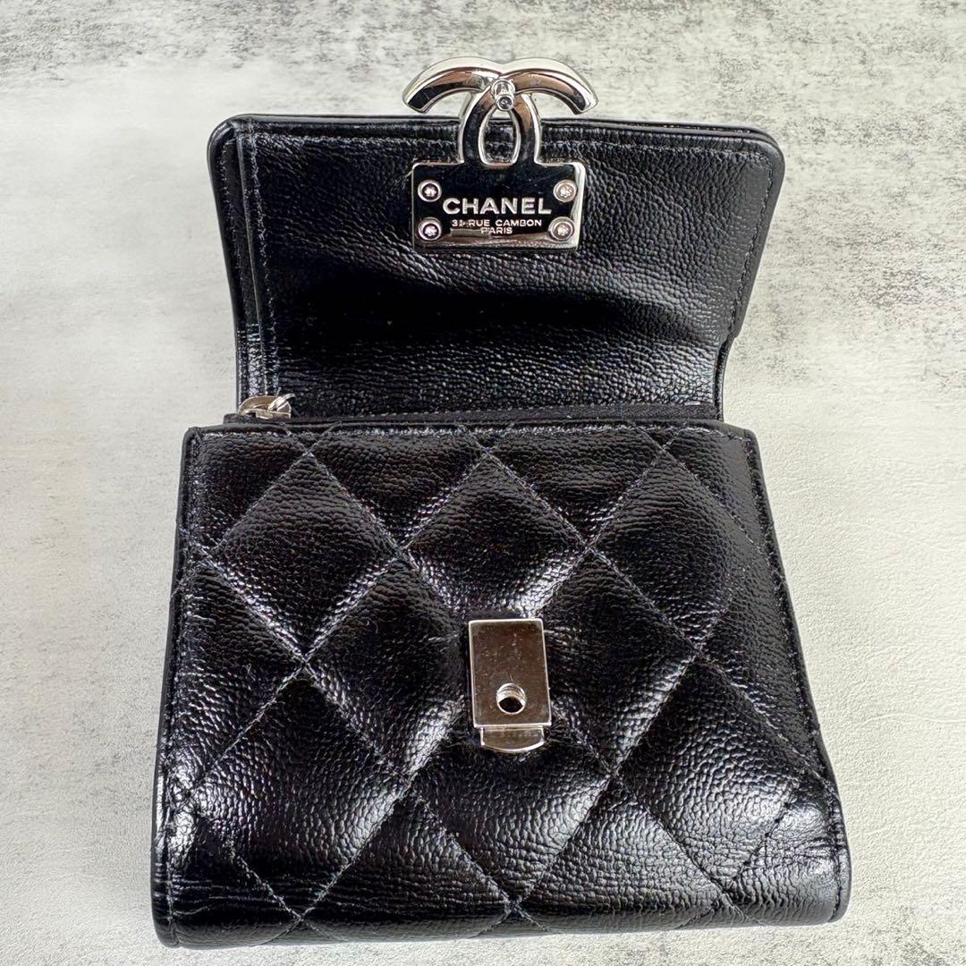 CHANEL シャネル　ハーフココ　三つ折り財布　キャビアスキン　ケース