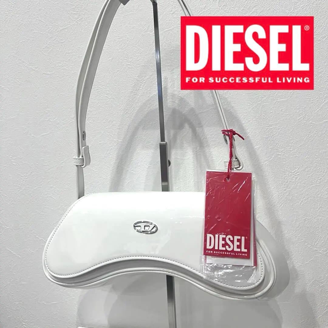 タグ付未使用品✨DIESEL ロゴ金具 エナメル調 ショルダーバッグ 白