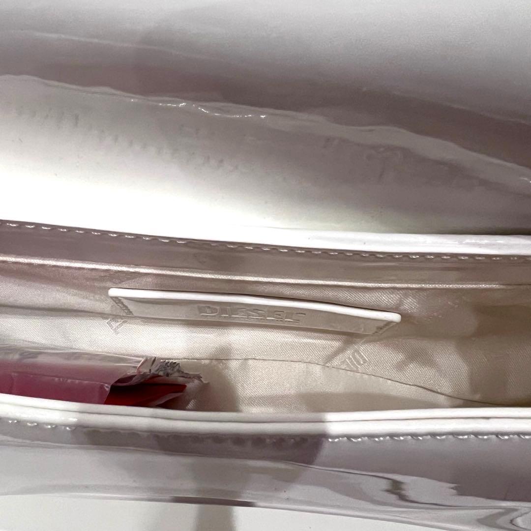 タグ付未使用品✨DIESEL ロゴ金具 エナメル調 ショルダーバッグ 白