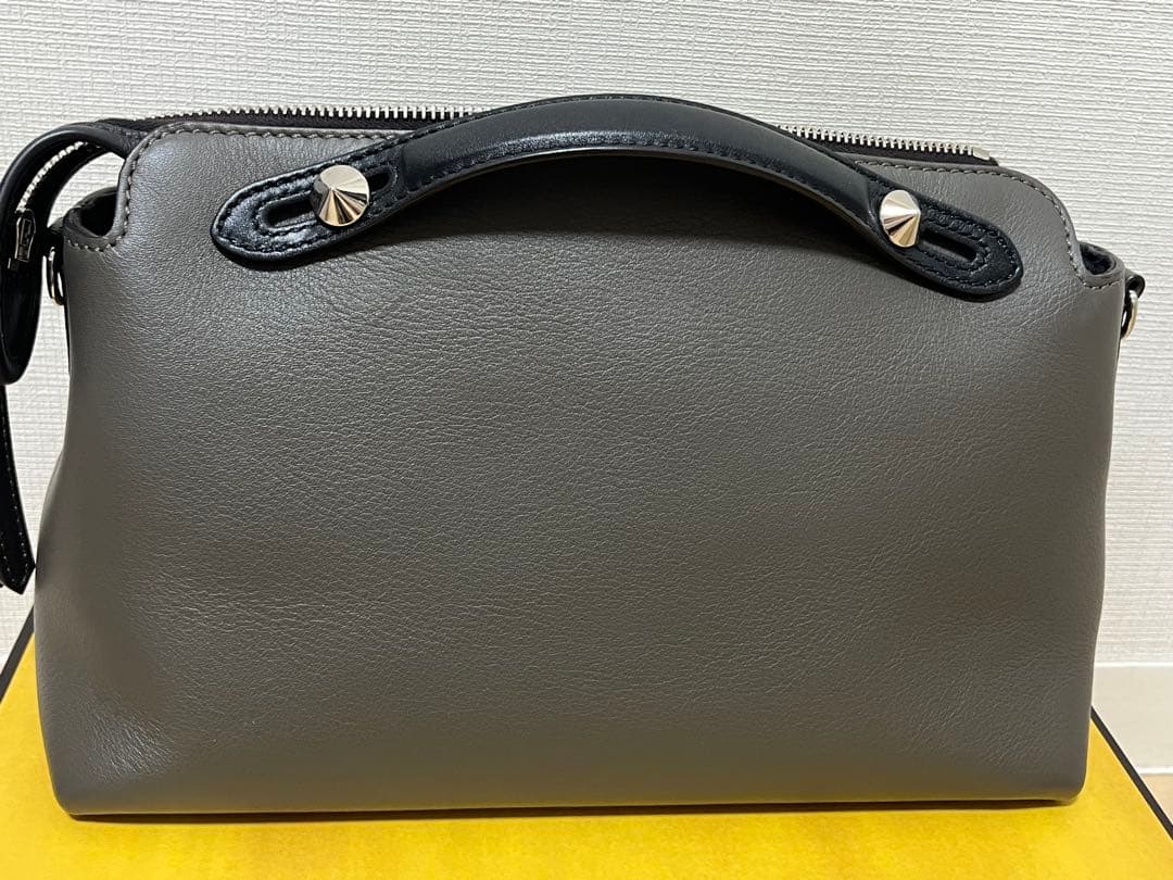 FENDI フェンディ　バイザウェイ　ダークグレー　ミディアム