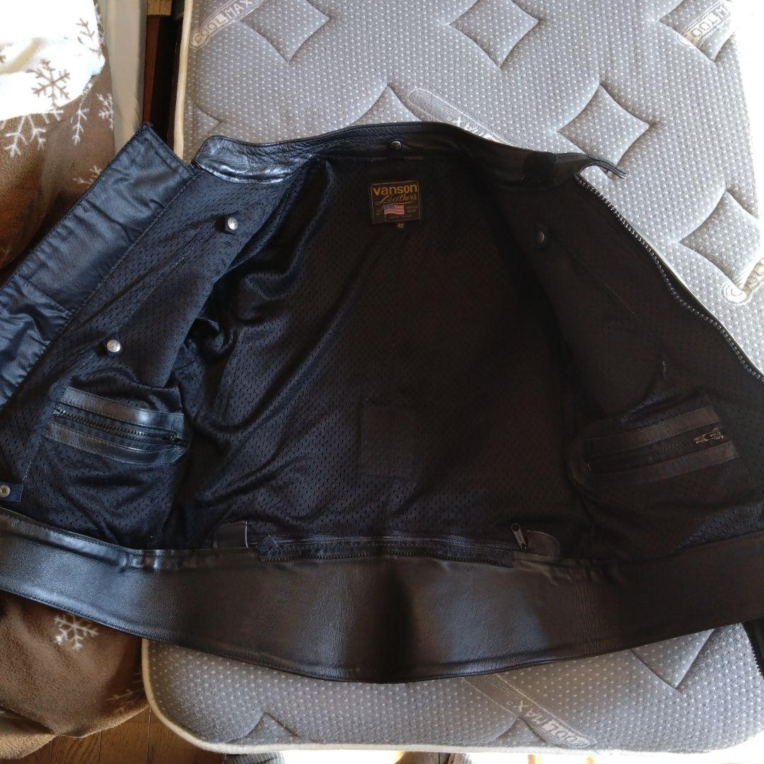 バンソン　レザーライダースジャケット　プロテクター付　黒色　42　大きめサイズ