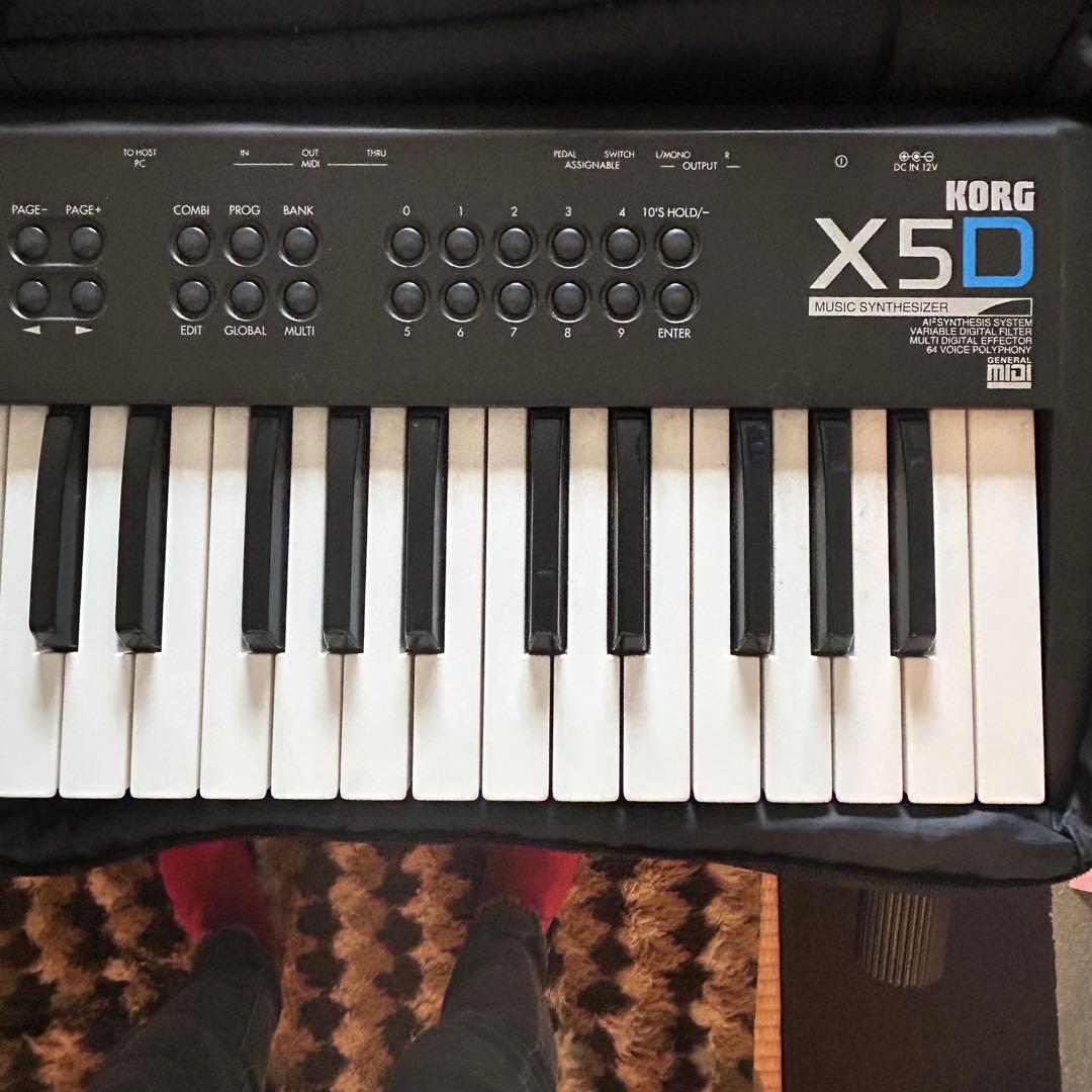 KORG X5D シンセサイザー ケース付き マニュアル有 61鍵 美品