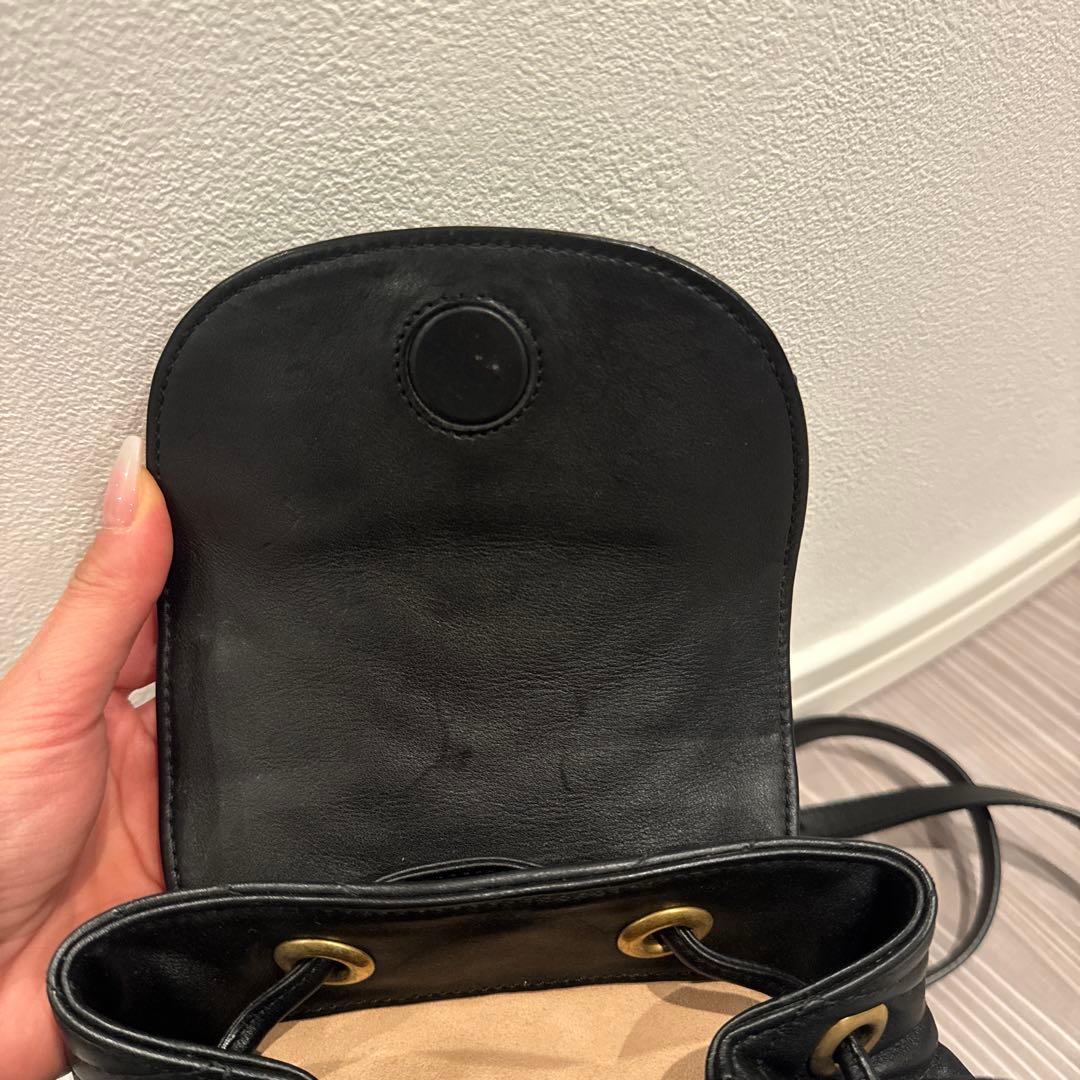 Gucci ブラック ショルダーバッグ キルティング