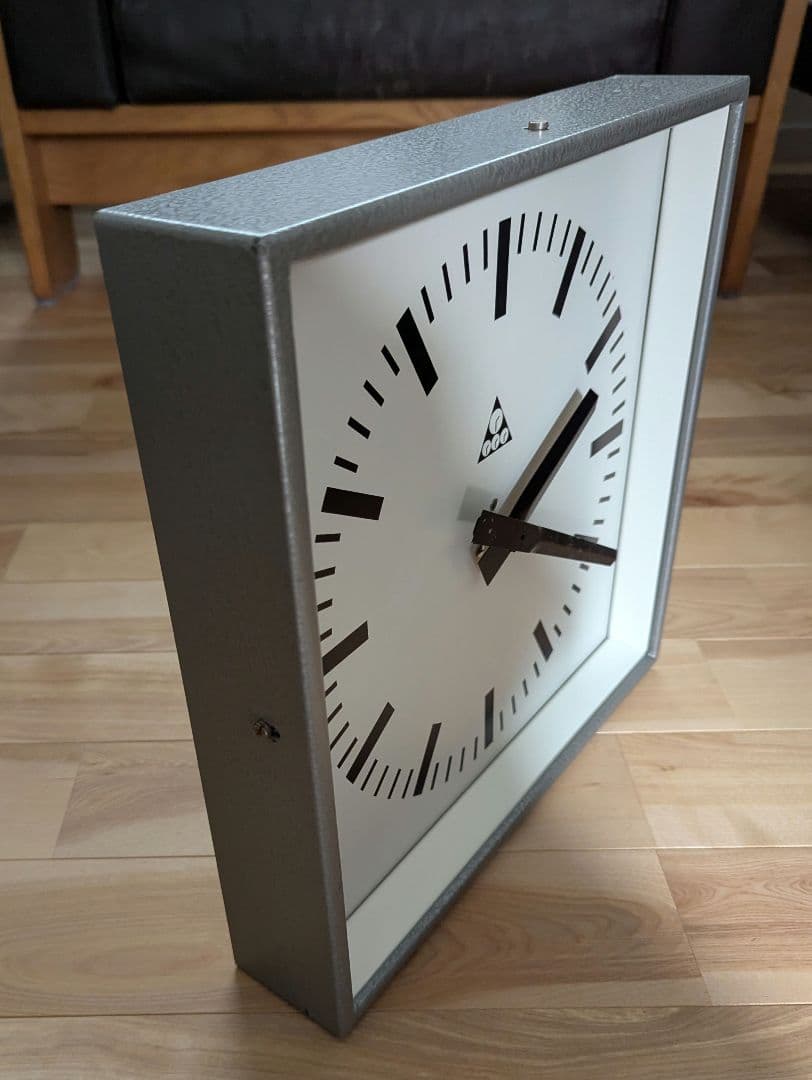 い*け様 【極美品】パラゴトロン 壁掛け時計 シルバー ガラス付/バウハウス B