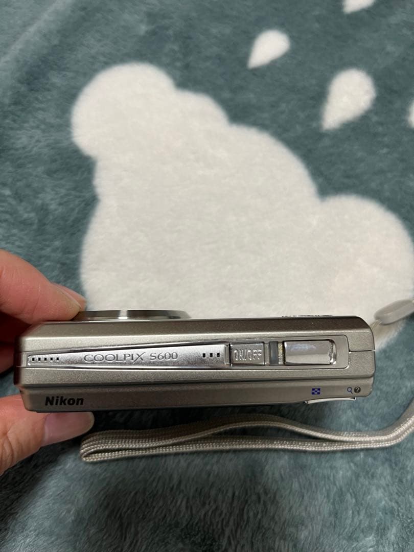 Nikon ニコン coolpix クールピクス S600