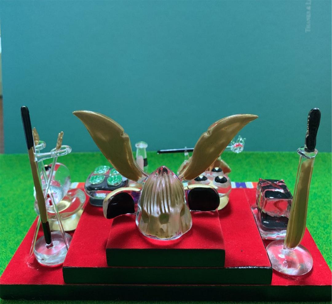 ガラス細工　兜三段飾り