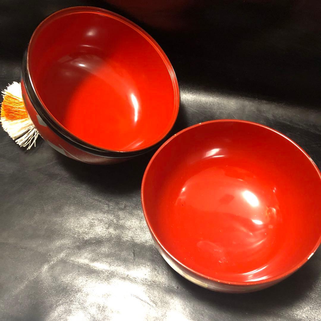 美しい古美術品◼️蔵から雅な美しい漆塗りの特大サイズの丸い入れ物が出て来ました。