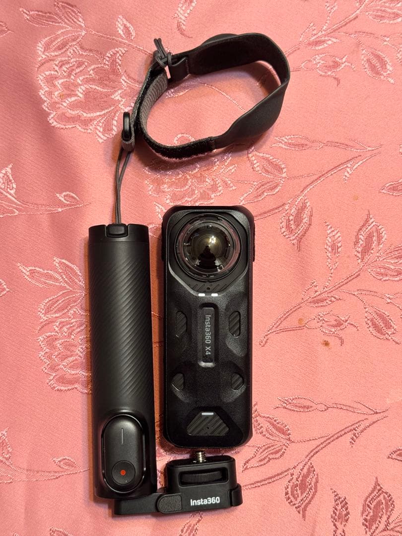 【Insta360】折りたたみ式内蔵三脚付き自撮り棒リモコンキット