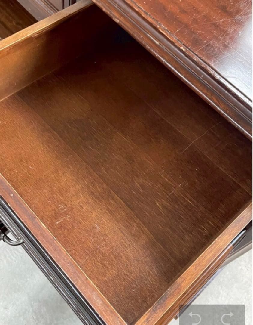 イギリス製　丸脚　高級　サイドボード　　キャビネット