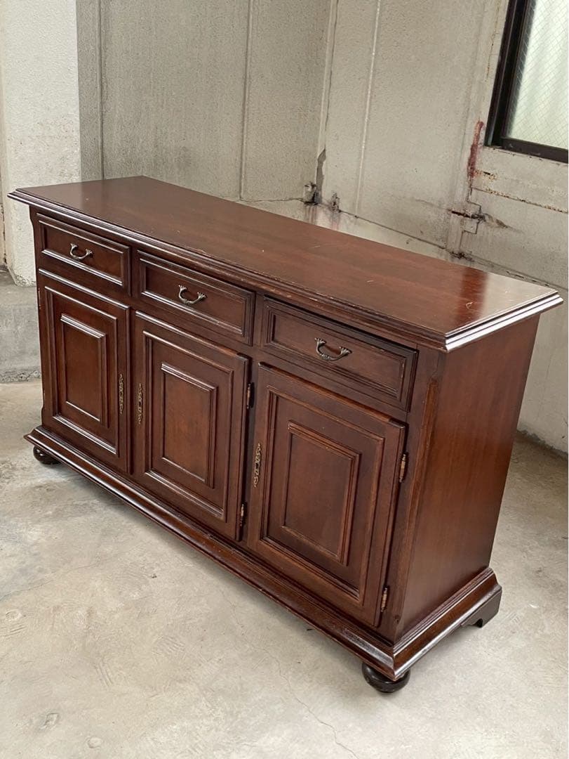 イギリス製　丸脚　高級　サイドボード　　キャビネット