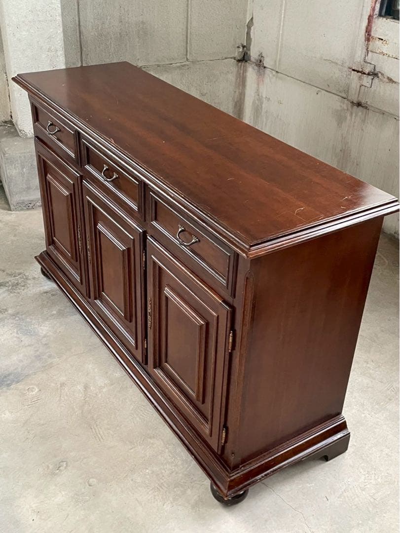 イギリス製　丸脚　高級　サイドボード　　キャビネット