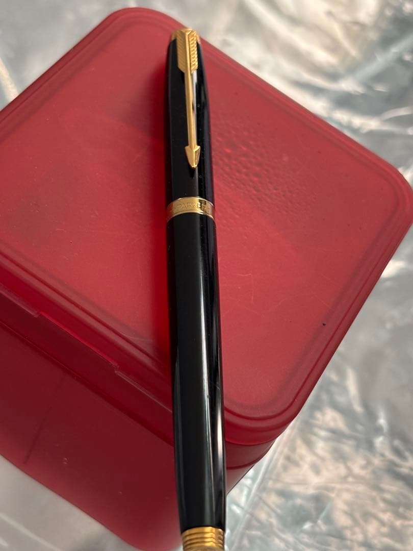 【美品】PARKER パーカー 万年筆 14Kペン先 黒×ゴールドレザーケース付