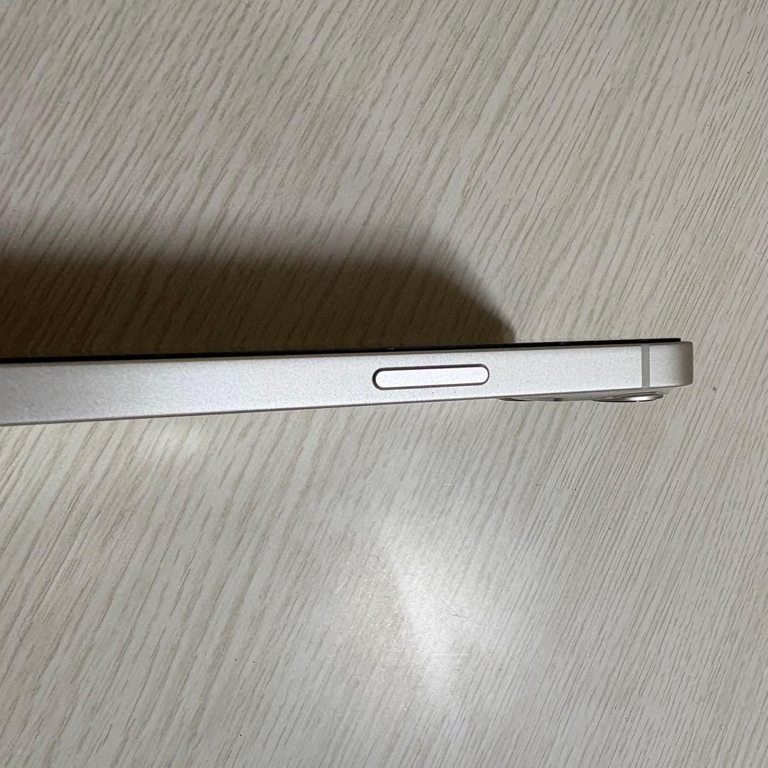 【美品】iPhone 13 128GB ホワイト 中古 本体のみ　早いもの勝ち❣️