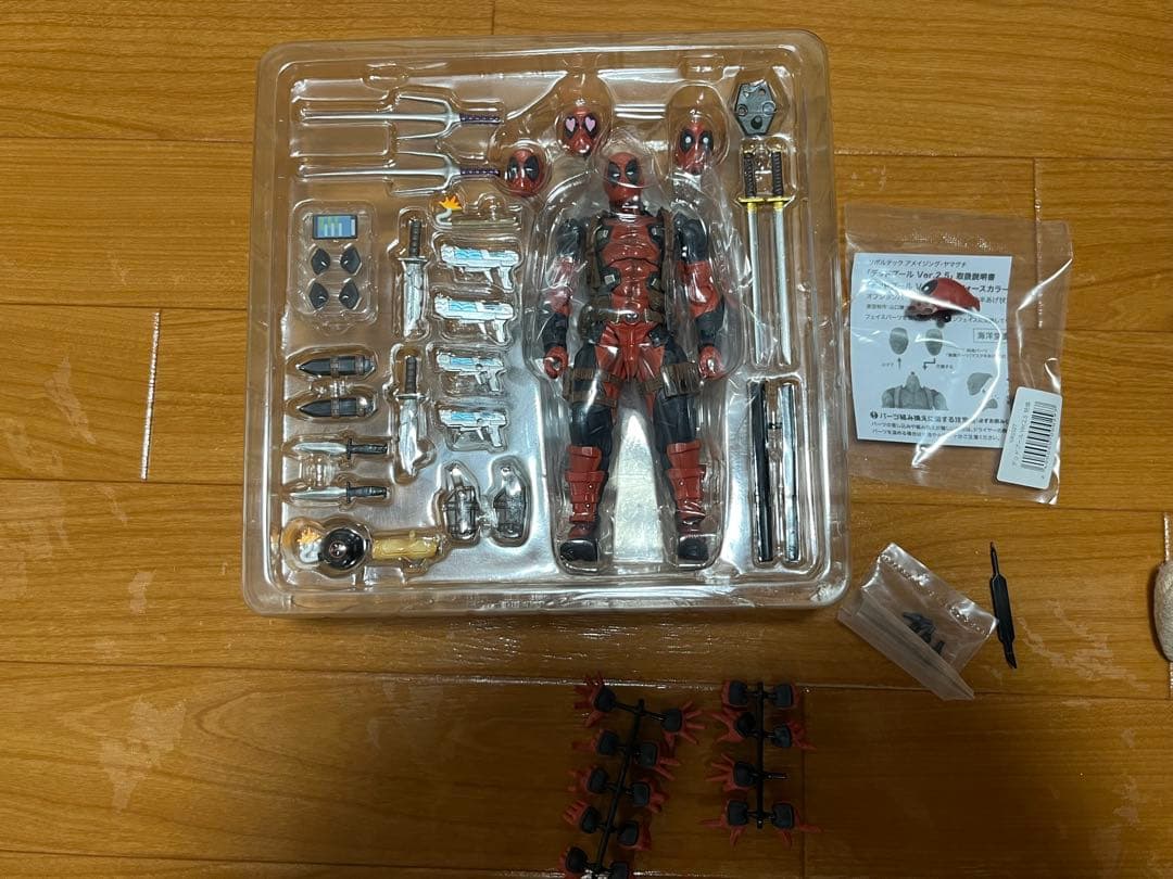 リボルテック　アメイジングヤマグチ　デッドプール Ver.2.5