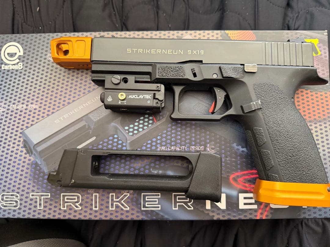 ①Carbon8 STRIKERNEUN 9x19 co2トイガン＊AI出品です