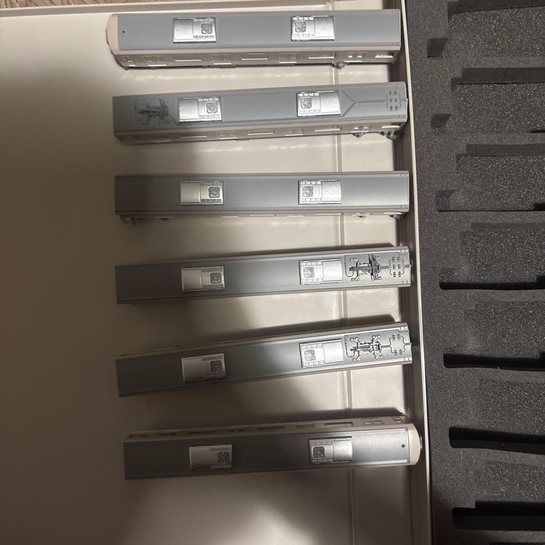 Nゲージ鉄道模型 6両セット ホワイト/シルバー