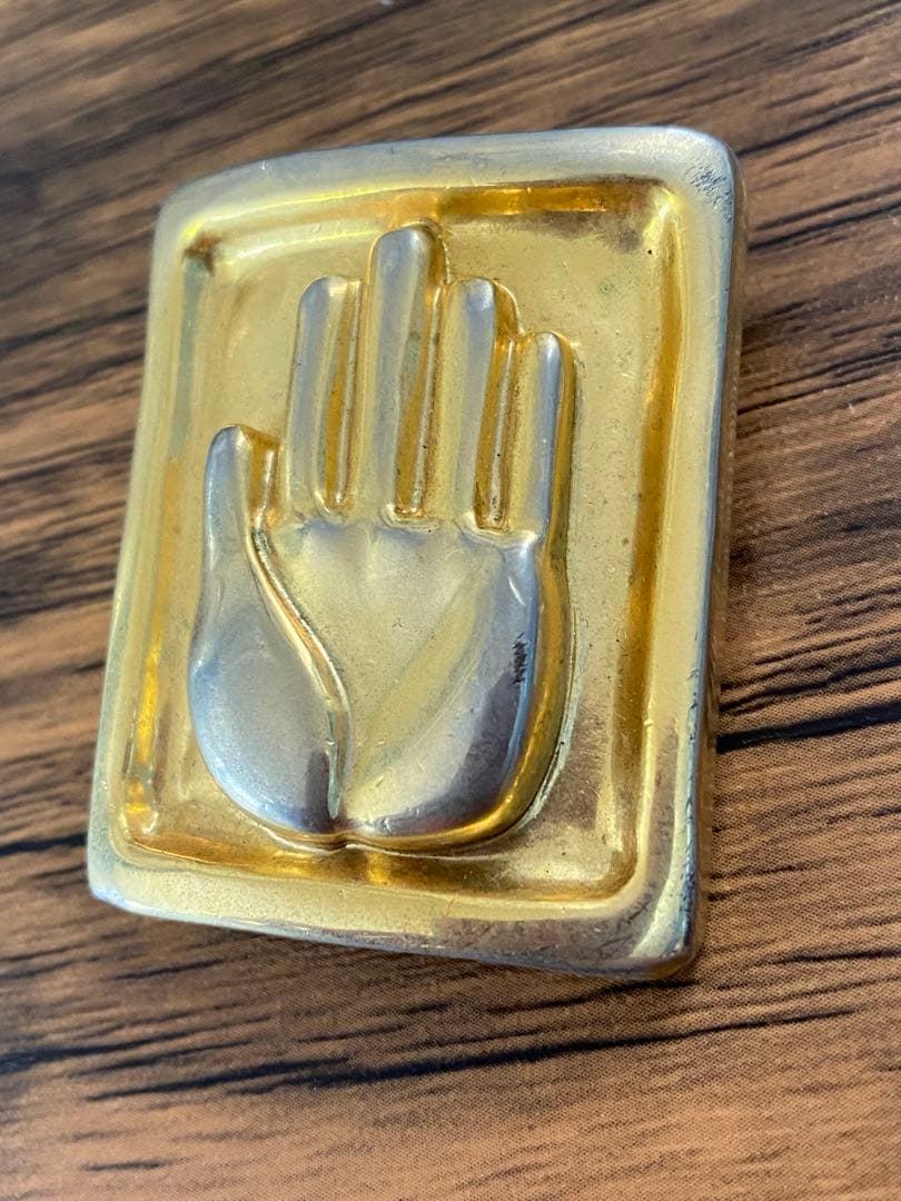 ジョジョ　アルトラバイオレット　ブローチ